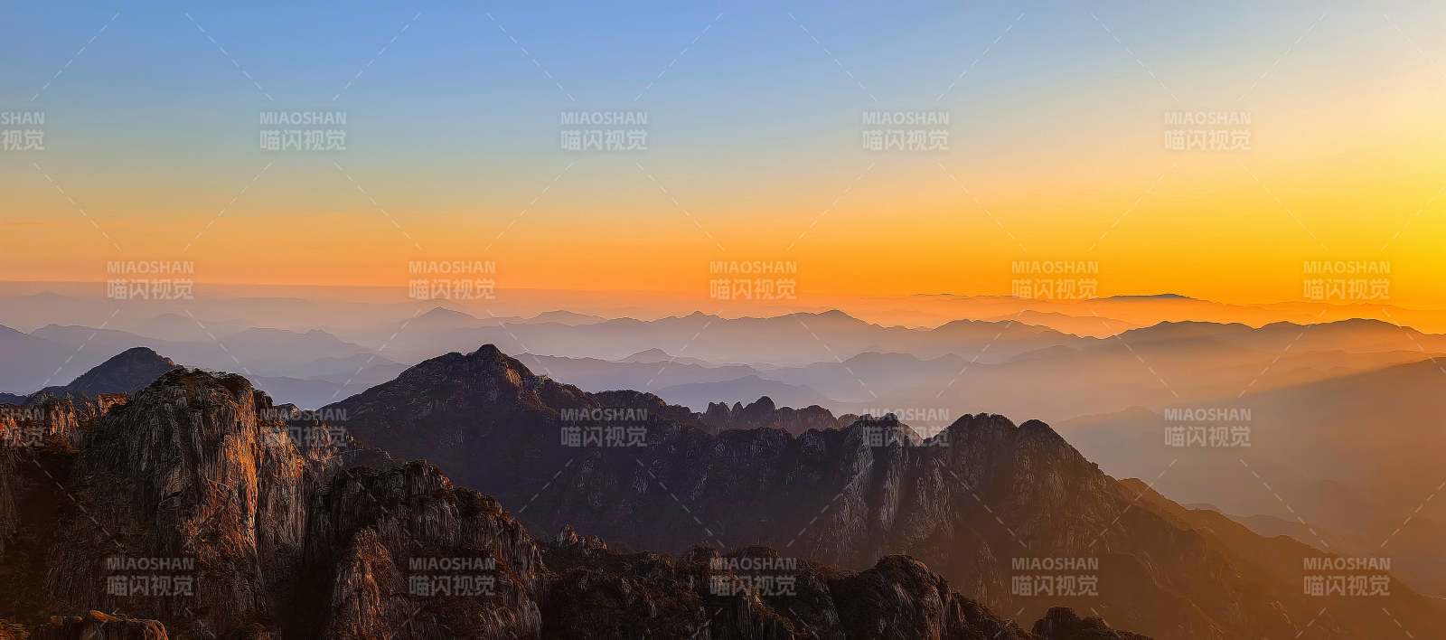 山巅日出—黄山图片