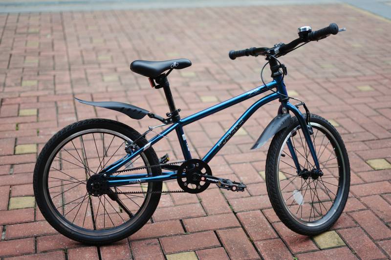 蓝色自行车图片