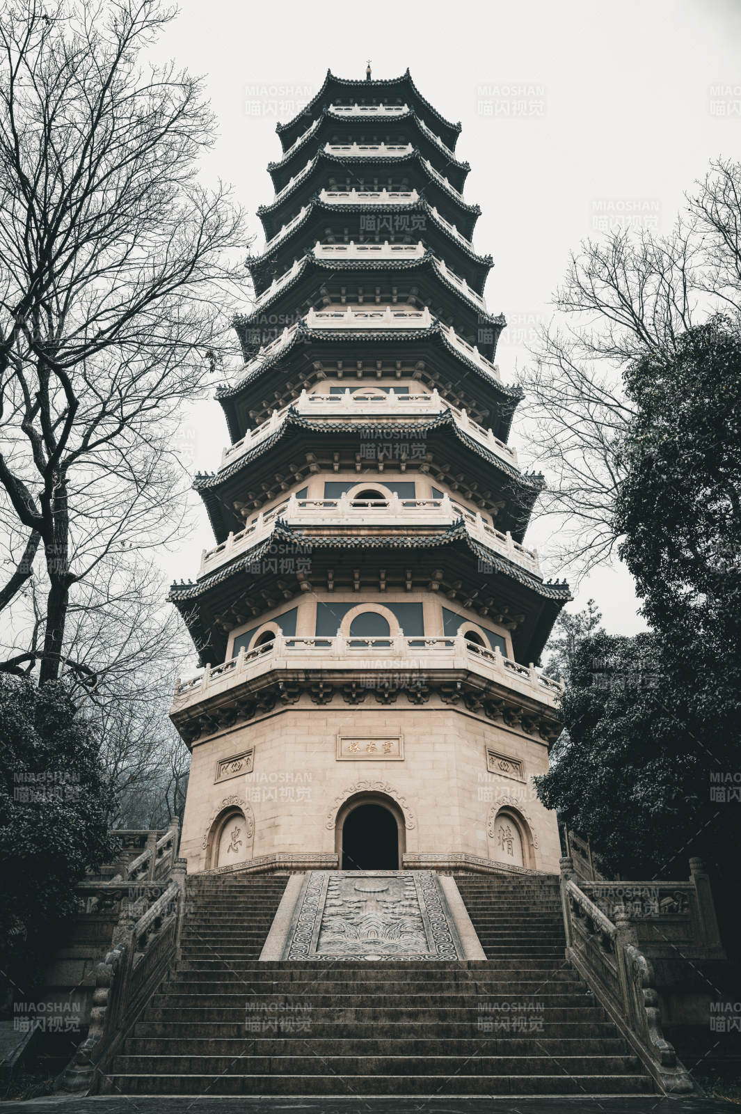 南京灵谷寺古塔图片