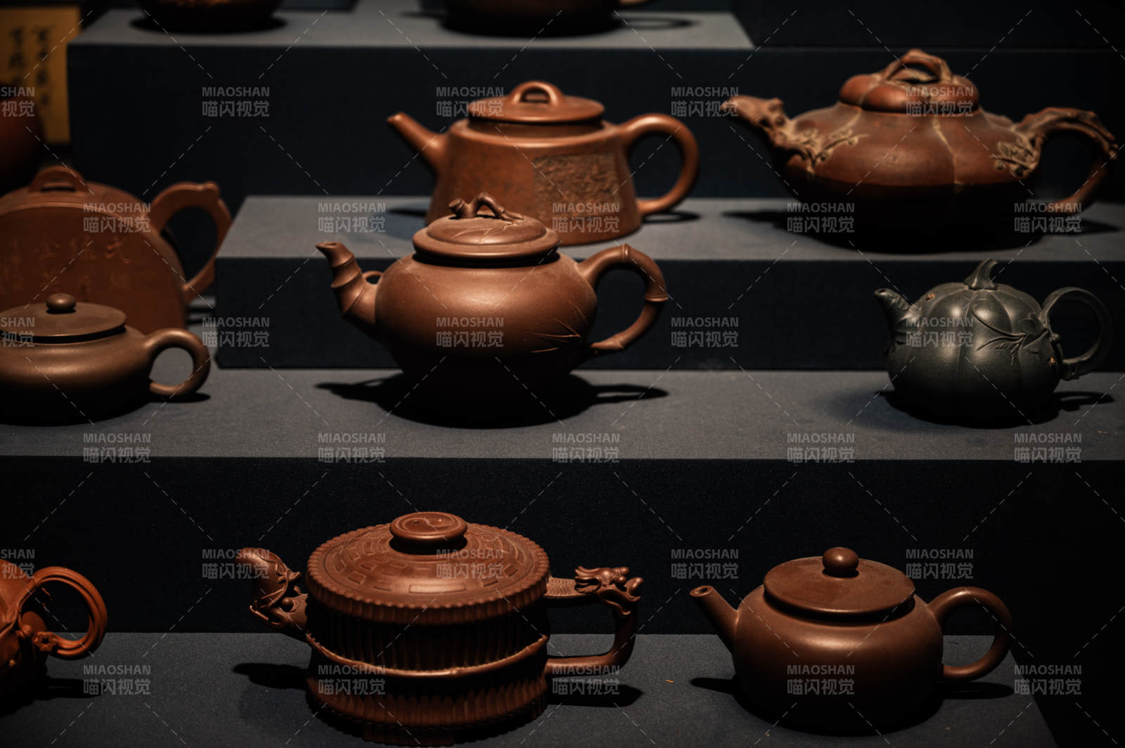 精美茶壶展示图片