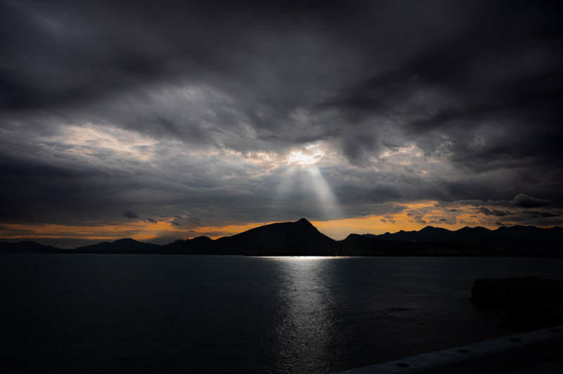 西洛岛落日晚霞图片