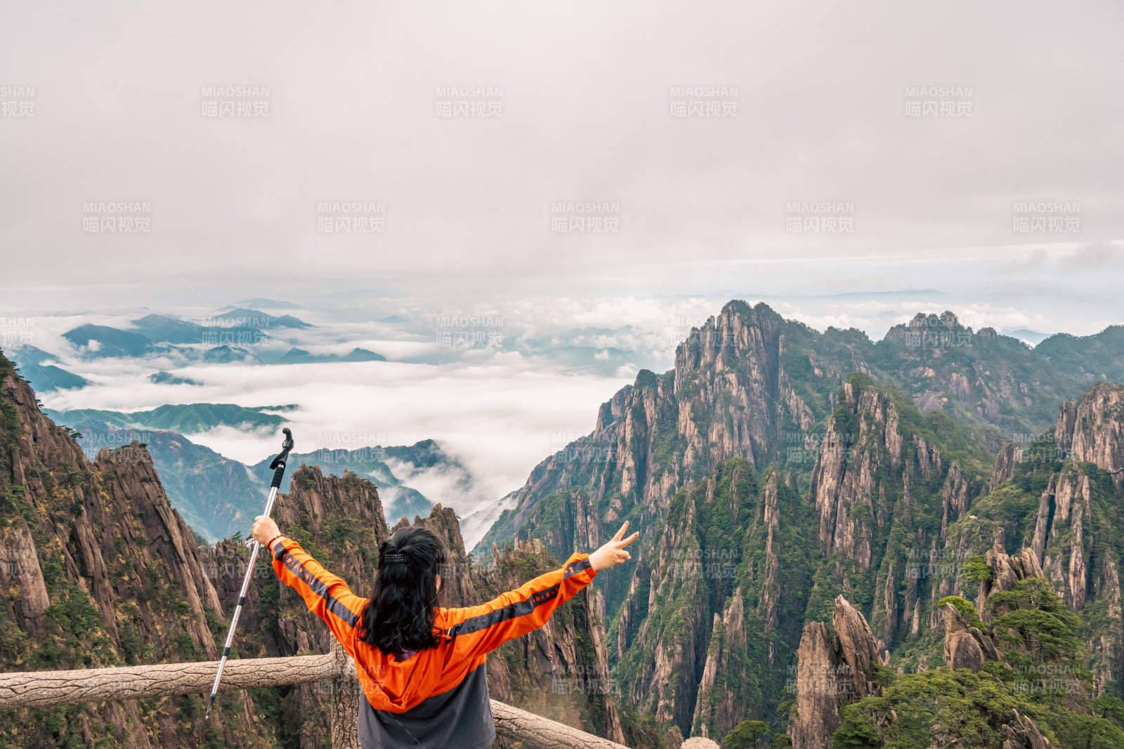 黄山之巅 拥抱自然图片