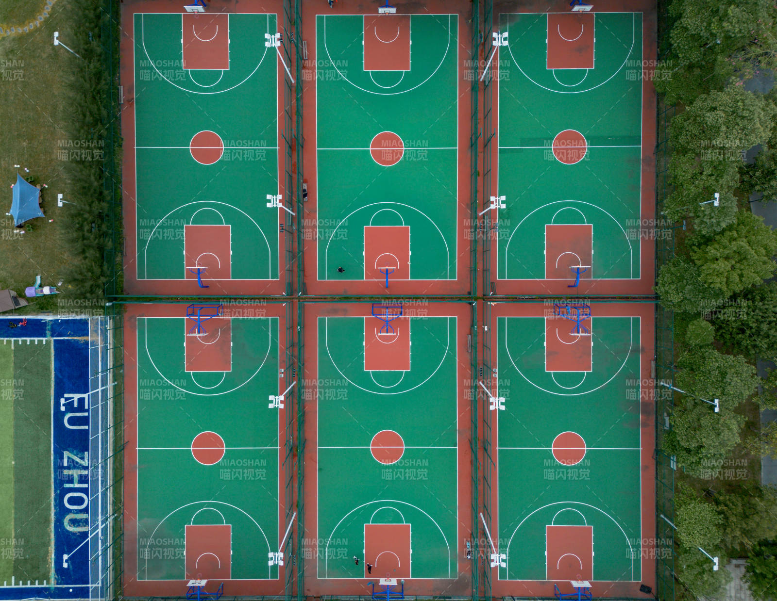 篮球场鸟瞰图图片