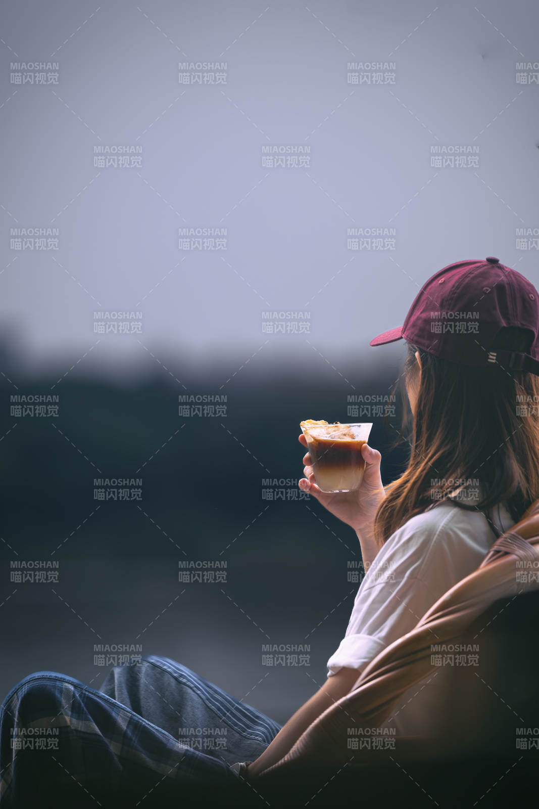 湖边咖啡时光图片