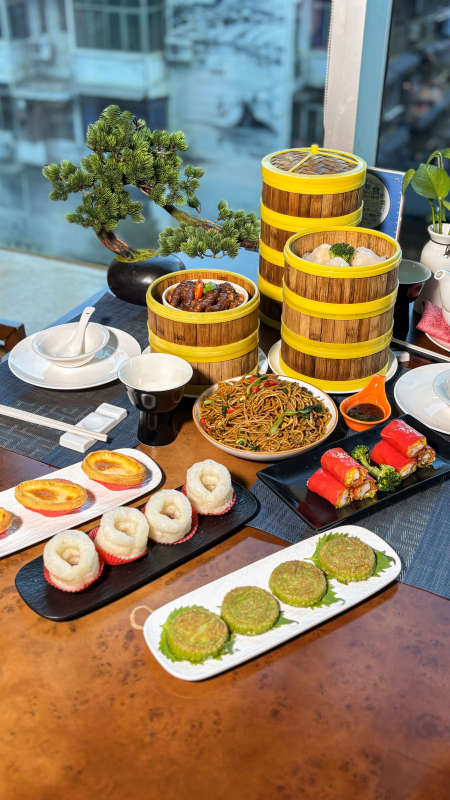 中式点心与菜肴盛宴图片