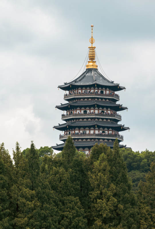西湖雷峰塔图片