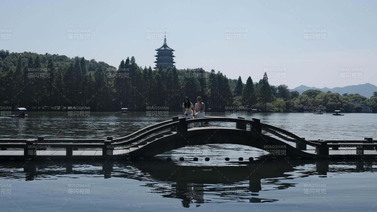 西湖桥塔图片