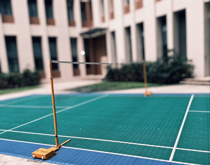 校园羽毛球场的一角图片