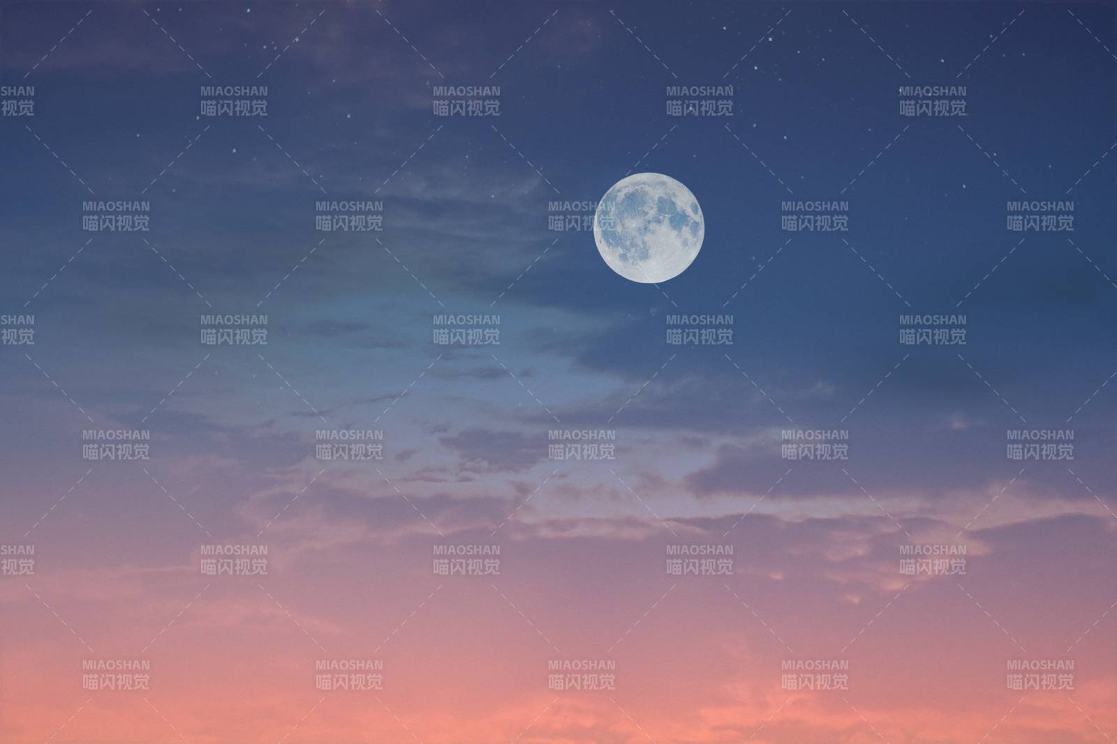 夜空中的满月图片