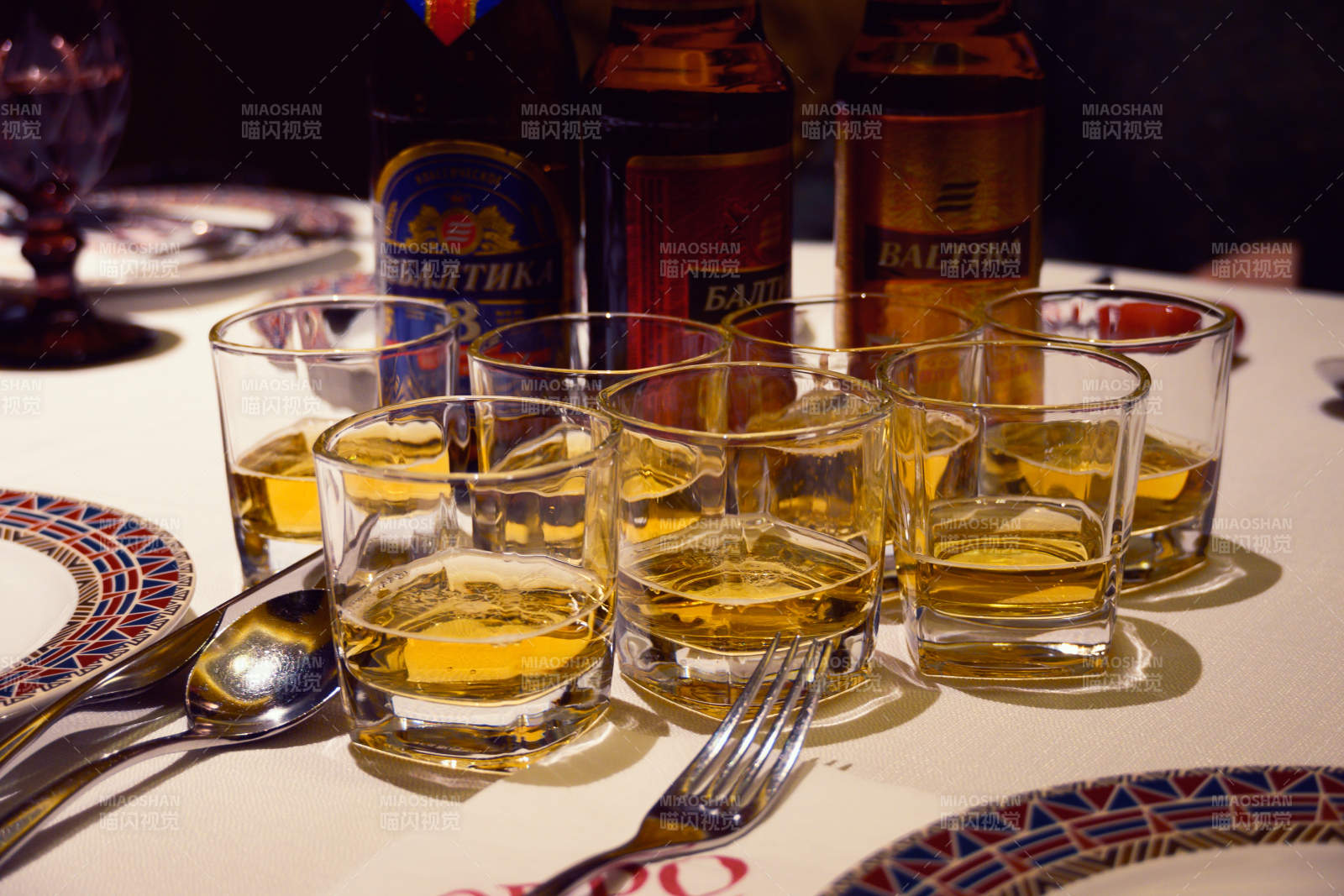 琥珀色的啤酒盛宴图片