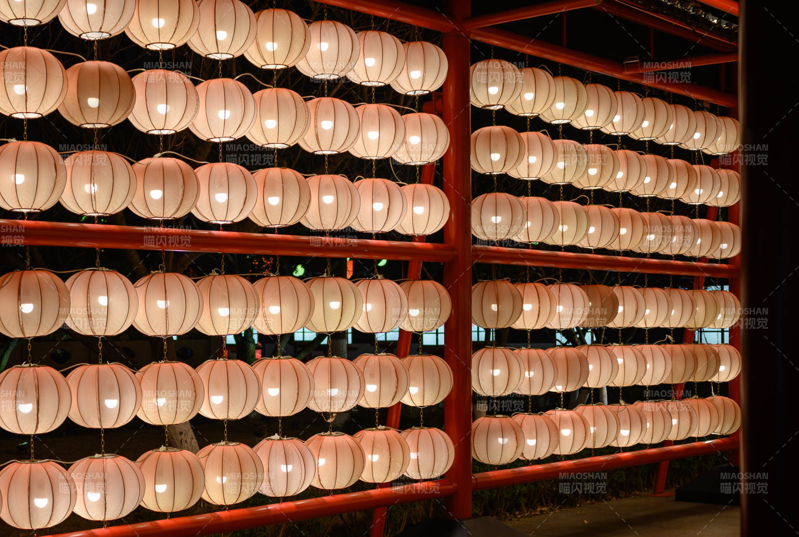 灯笼墙夜景图片