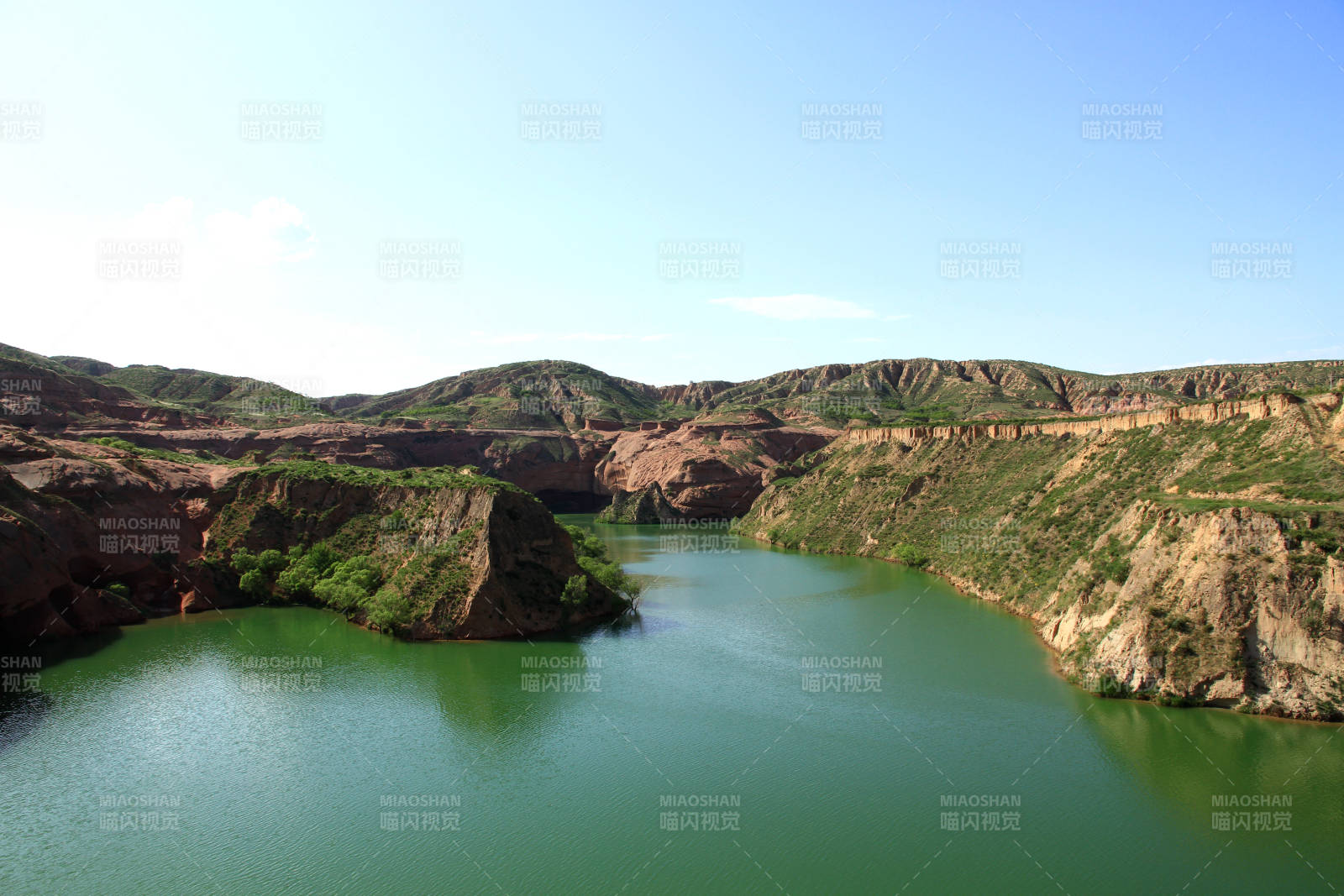 碧水青山图图片