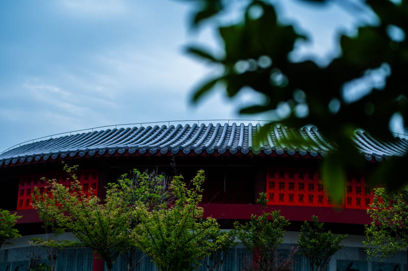 古寺红窗绿树映—大冶尹家湖图片