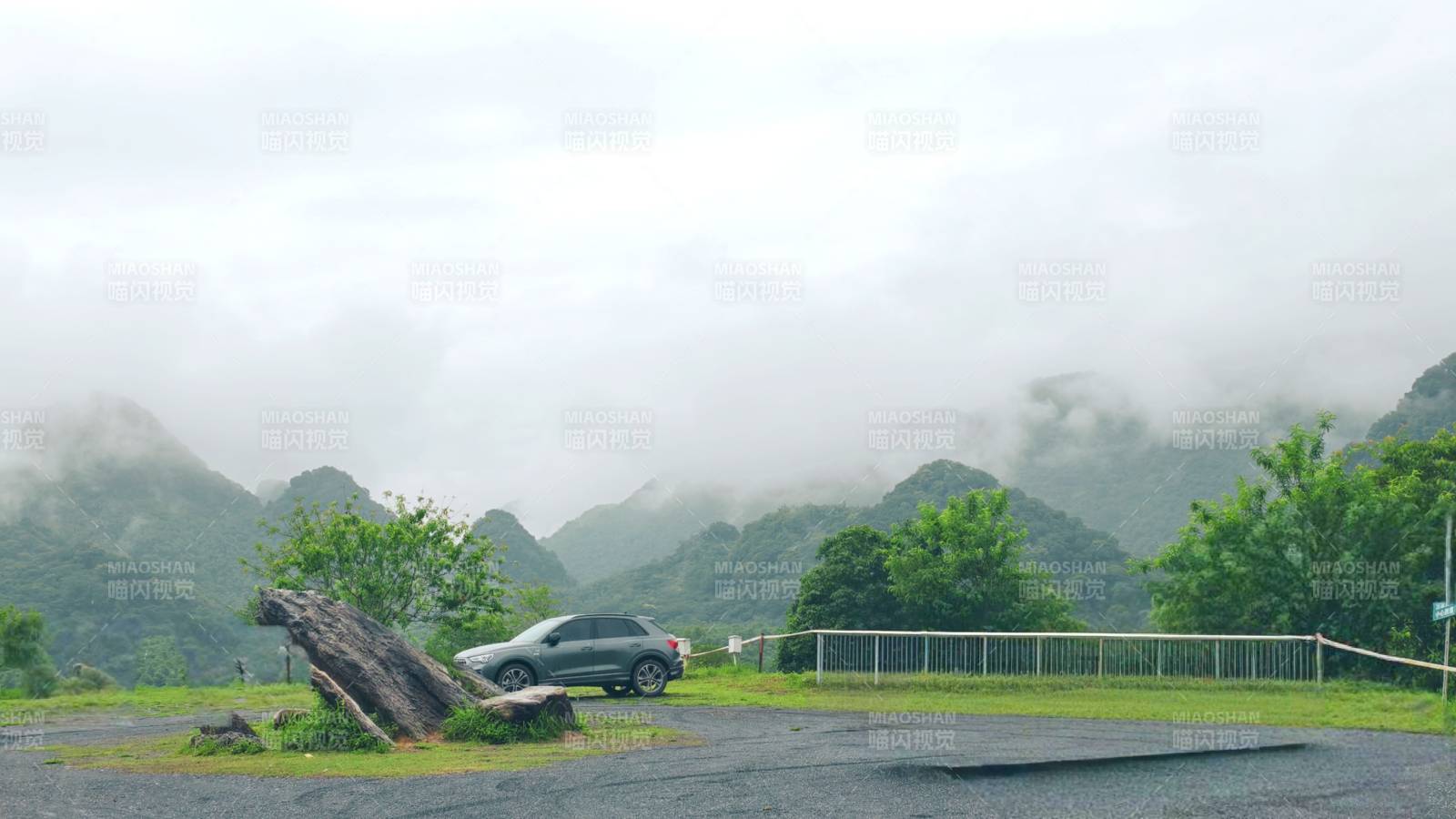 雾山停车场图片