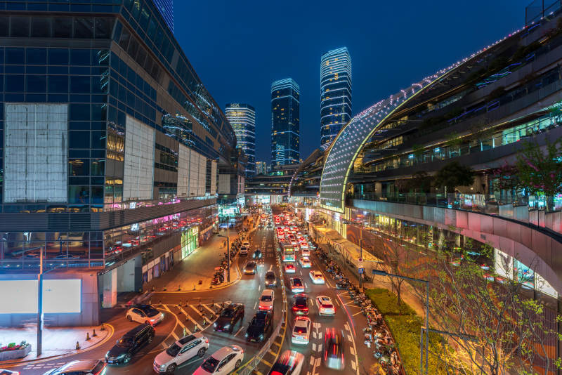 江苏省苏州市夜幕下的城市交通图片