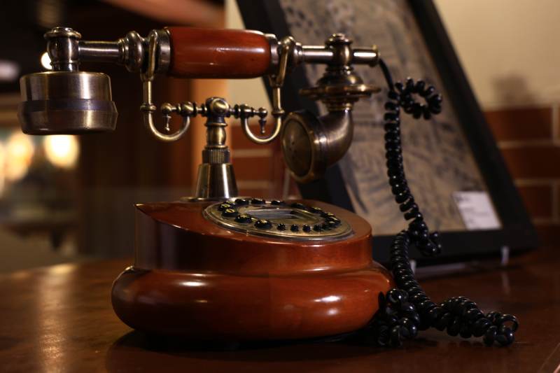 老式旋转电话图片