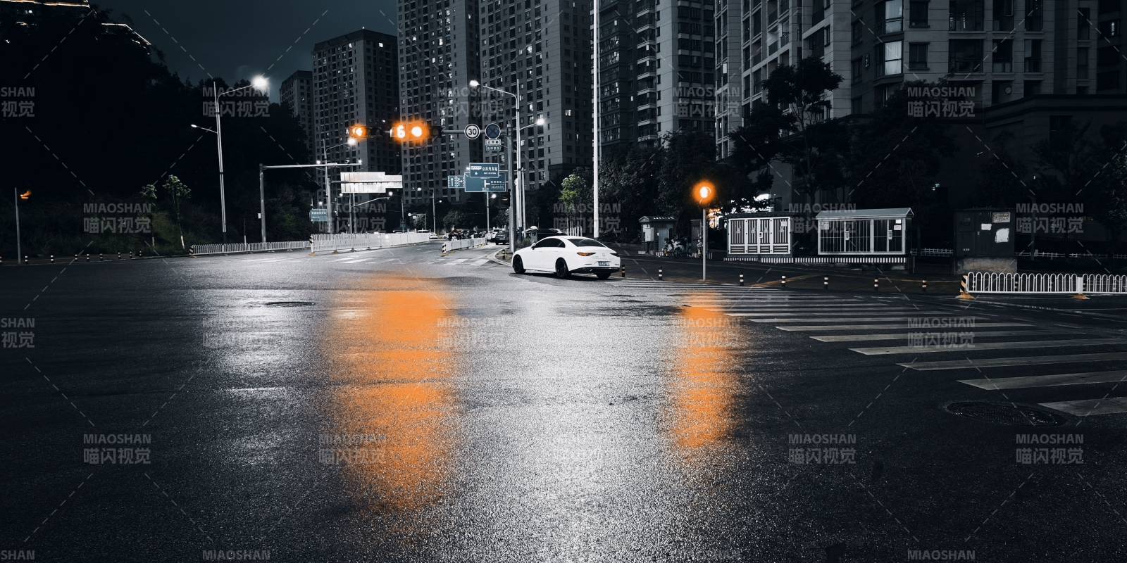 夜色下的城市街道图片