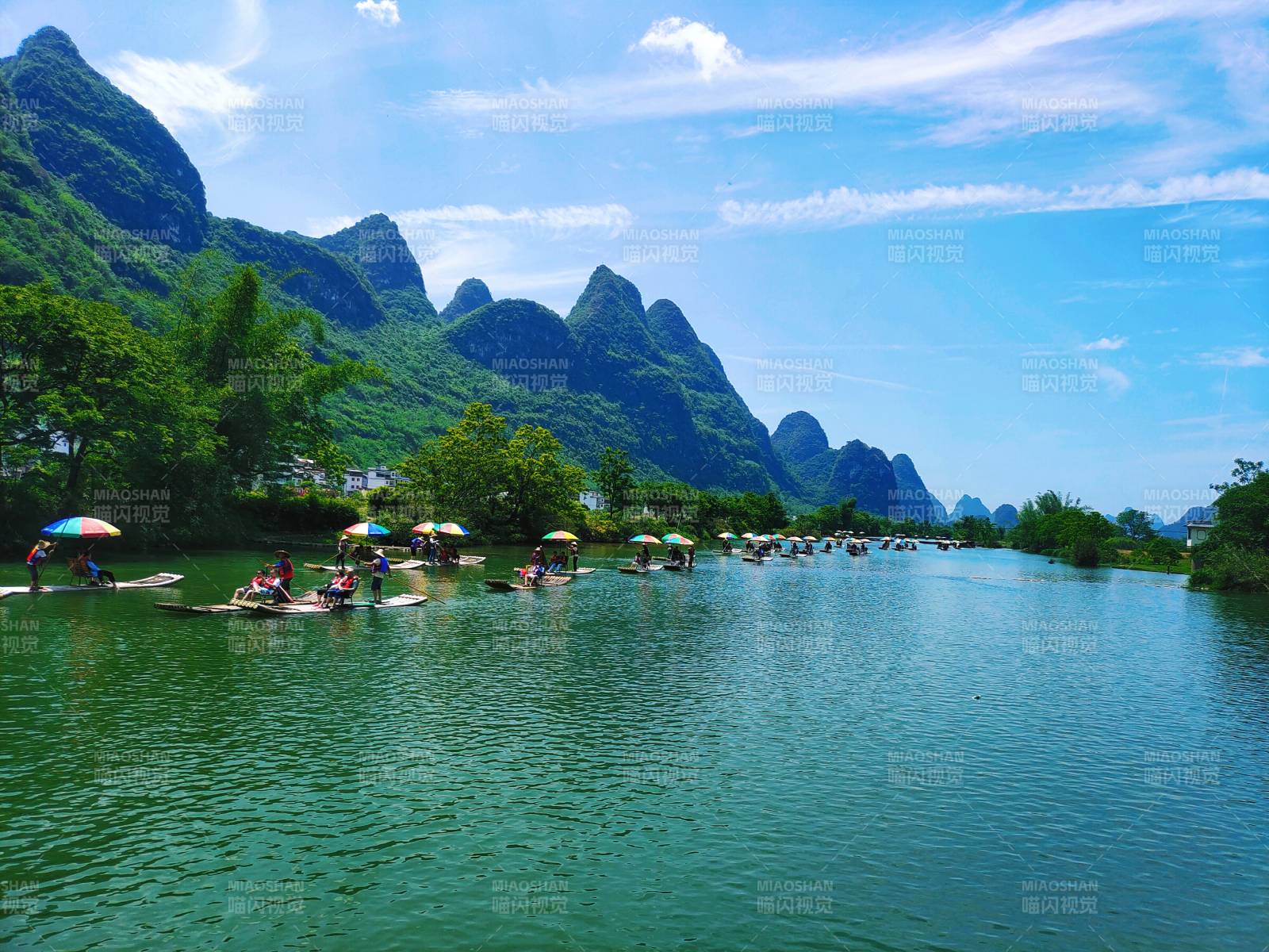 漓江竹筏游图片