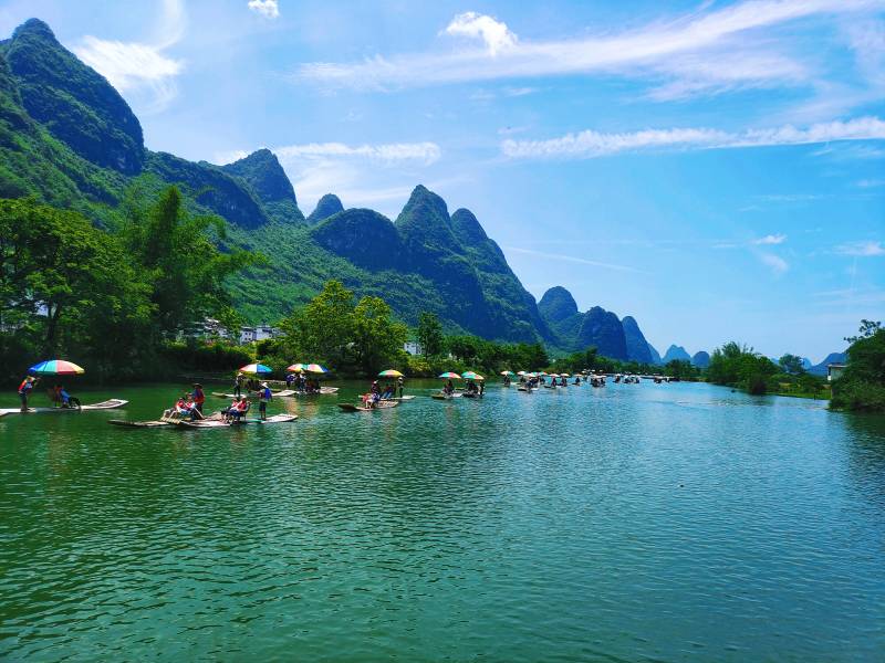 漓江竹筏游图片