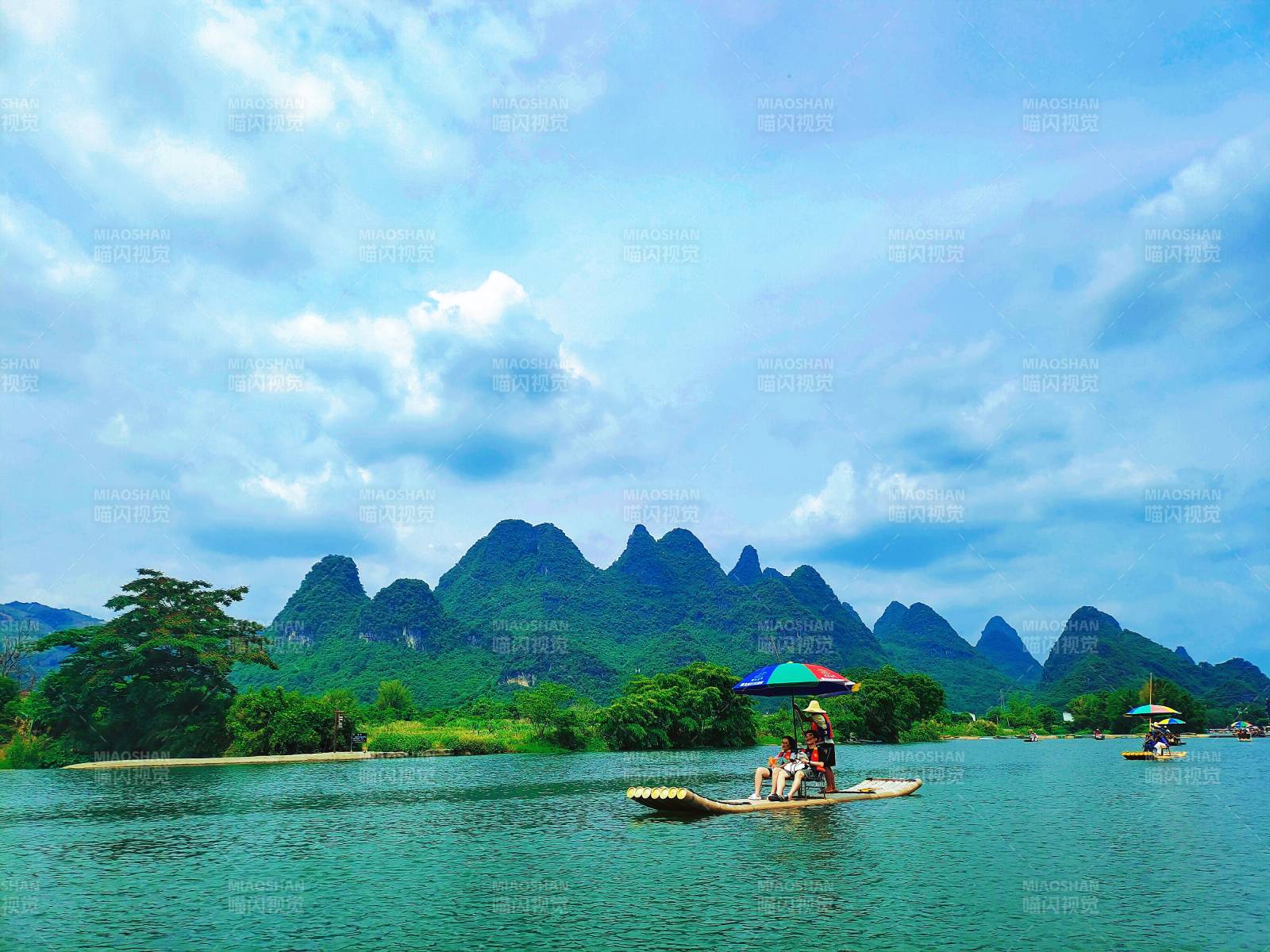 漓江竹筏游图片