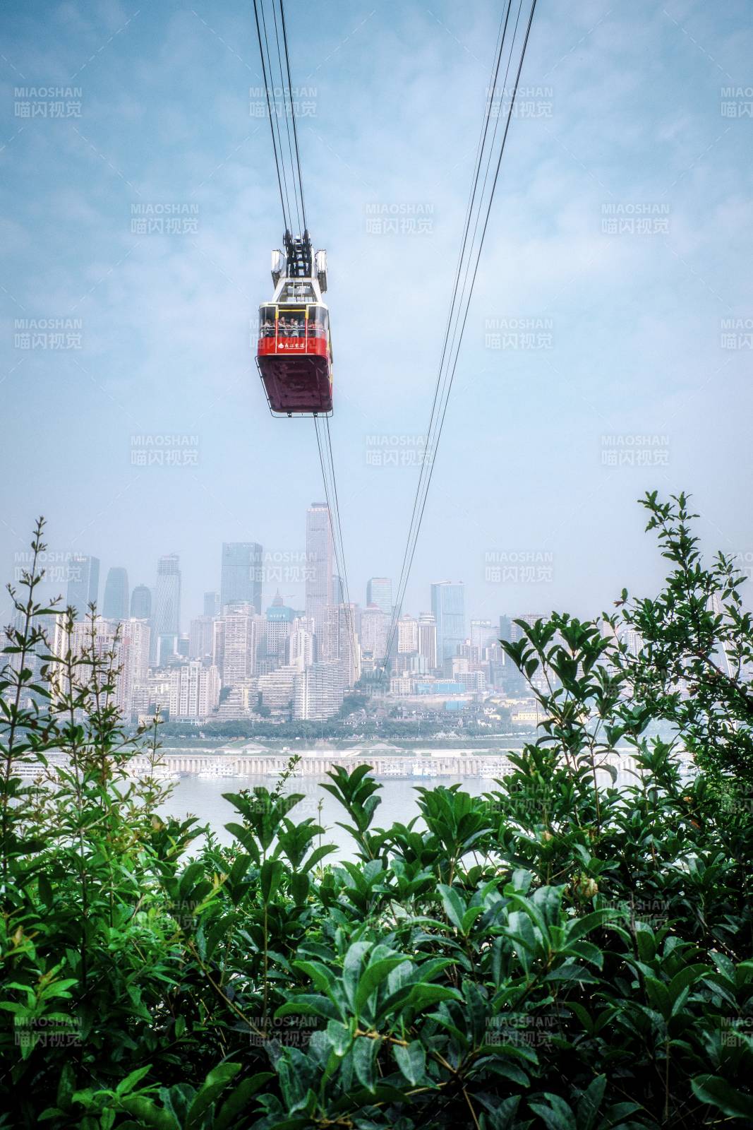 长江索道穿越城市图片
