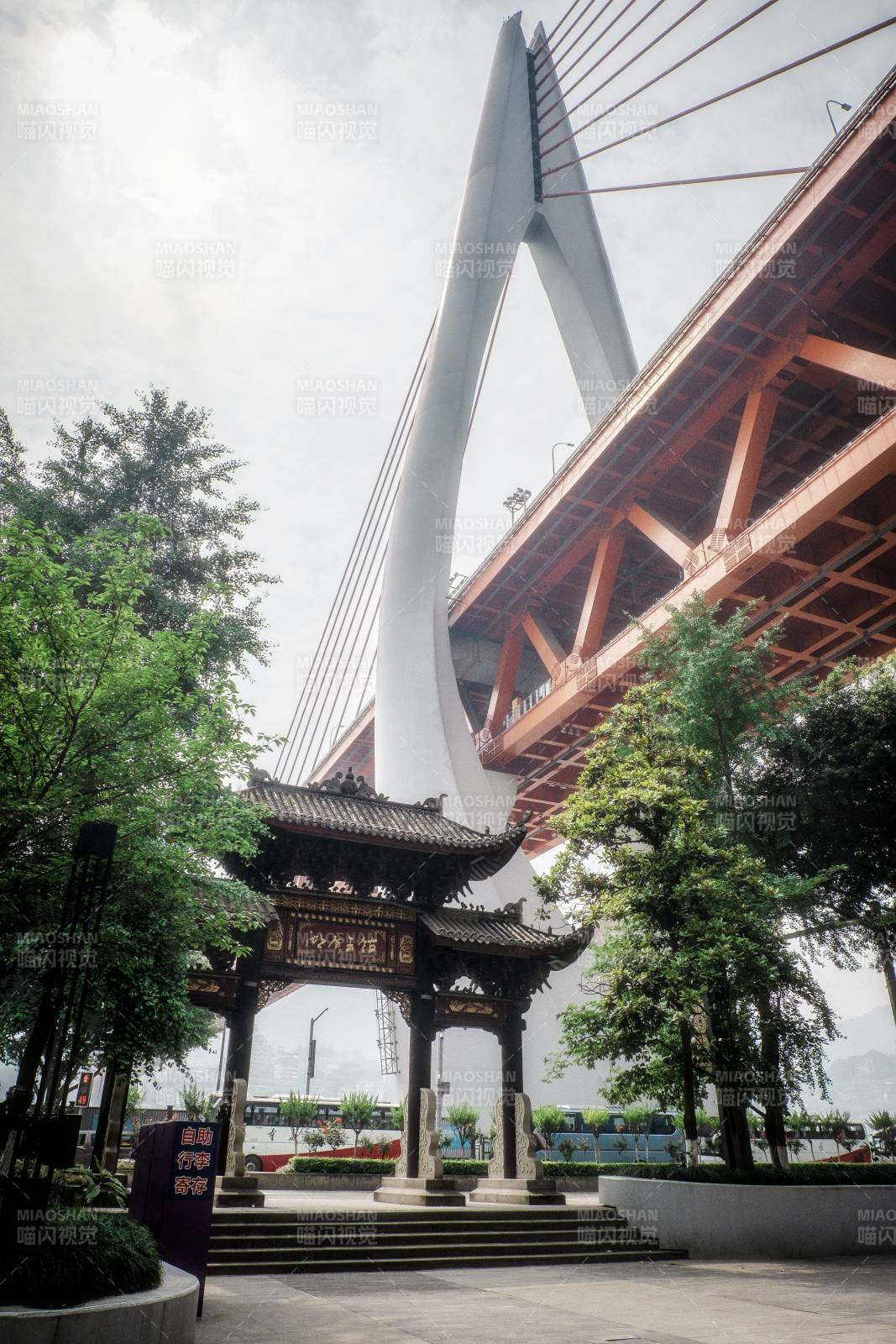 现代与传统的交汇图片