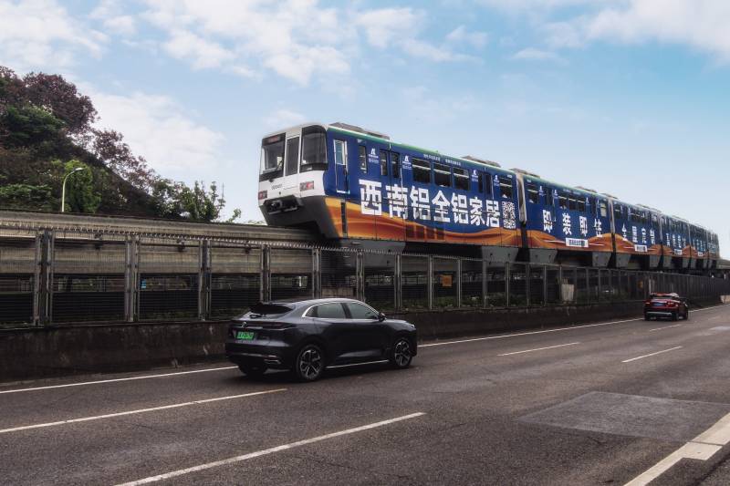 城市轨道与公路交通图片