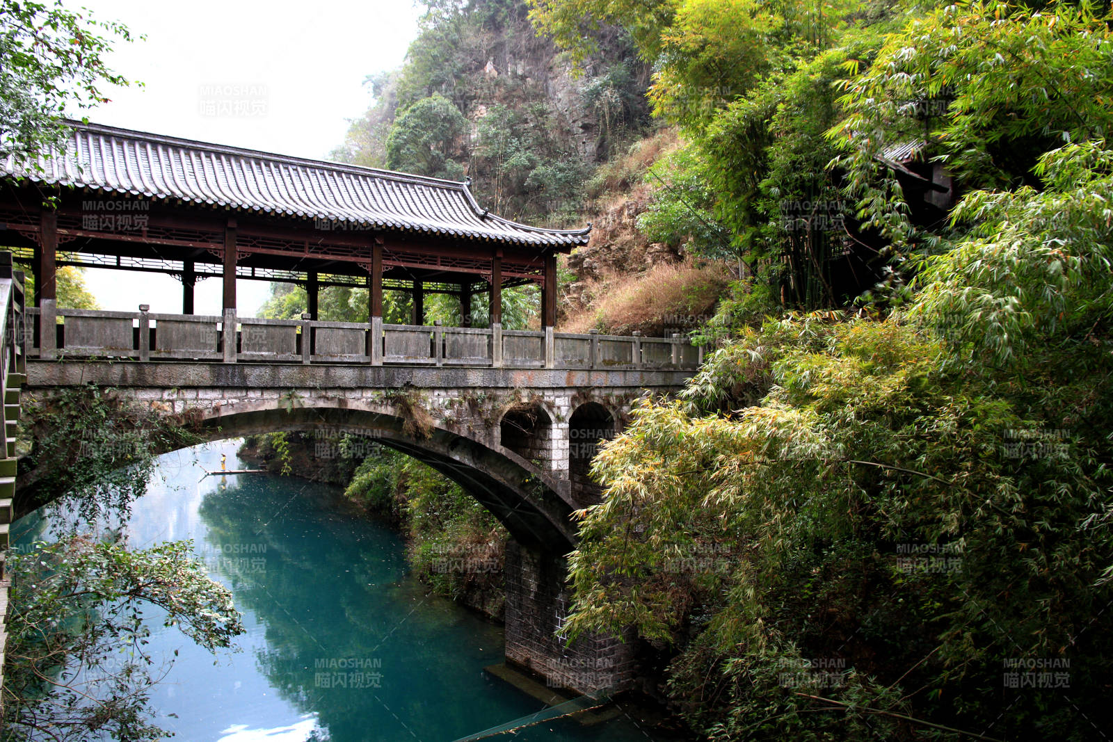 古桥流水 自然美景图片