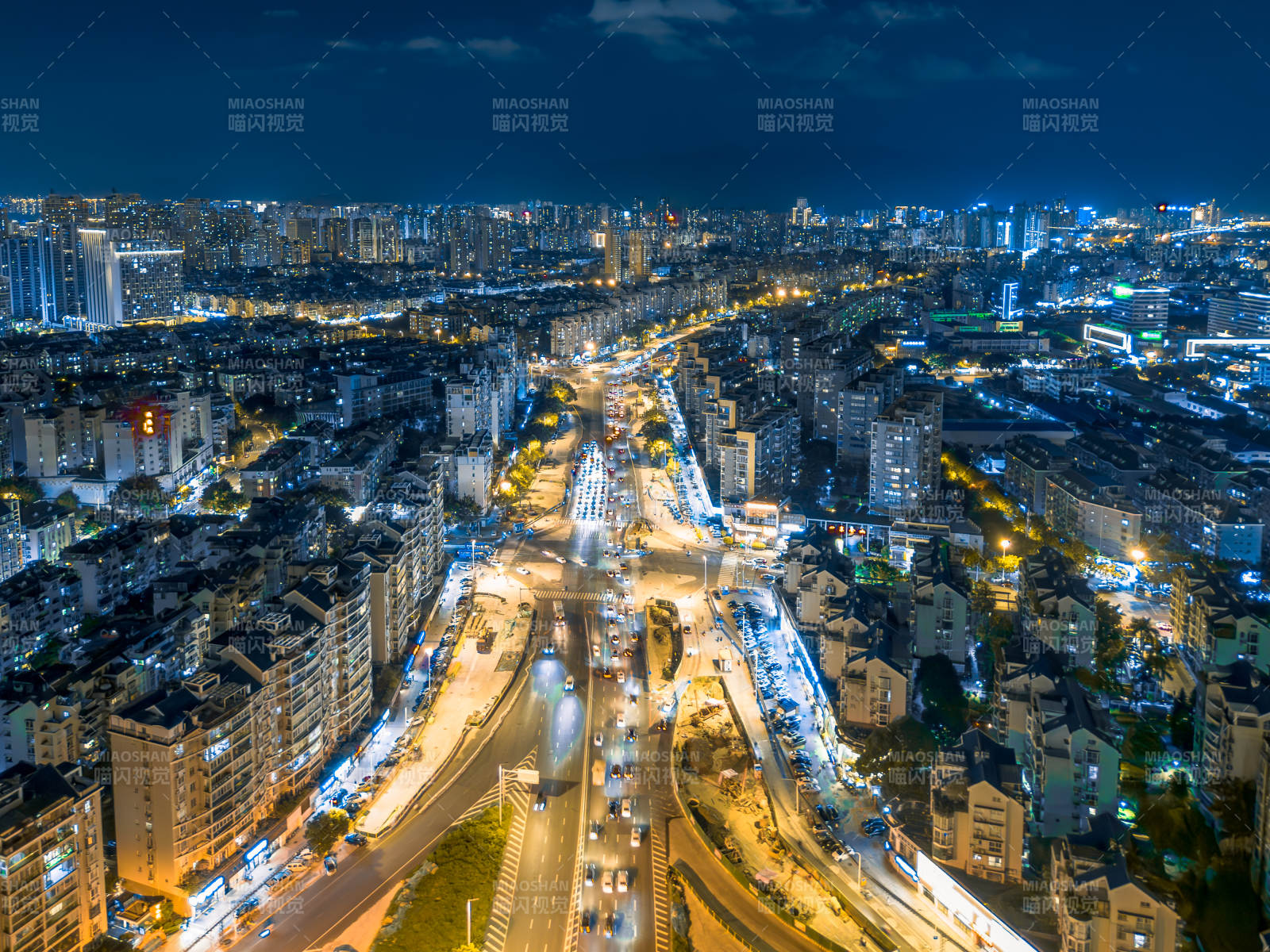 夜幕下的福州城市灯火通明图片