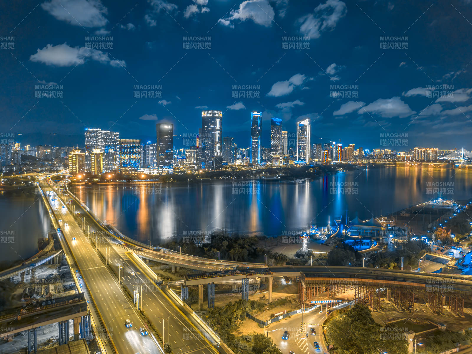 夜色中的福州城市天际线图片