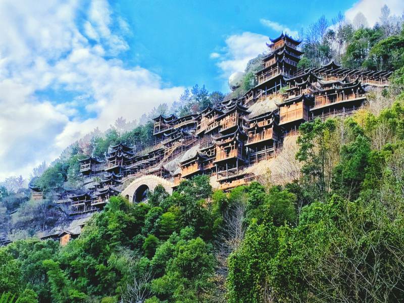 山间古建筑群图片