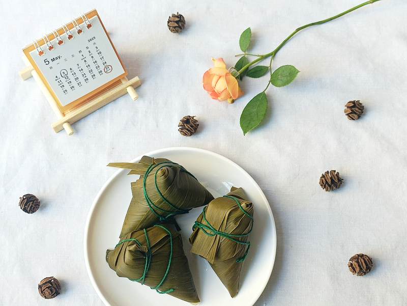端午粽子与自然装饰图片