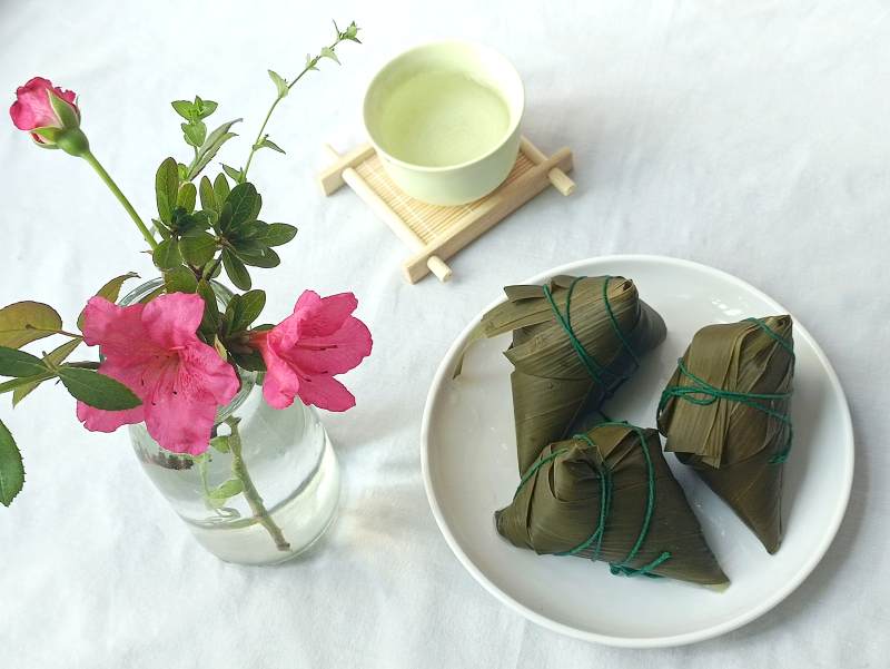 端午粽子与茶图片