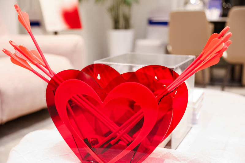 红心穿箭装饰品图片