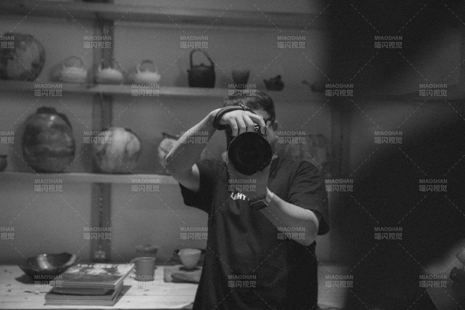 摄影师在工作图片