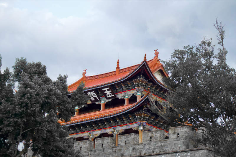 古建筑与自然景观图片