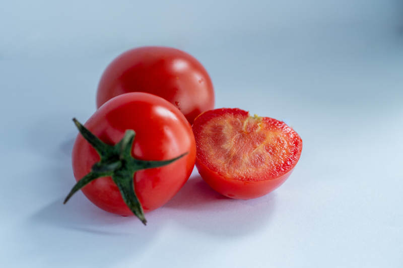 新鲜番茄切片展示图片