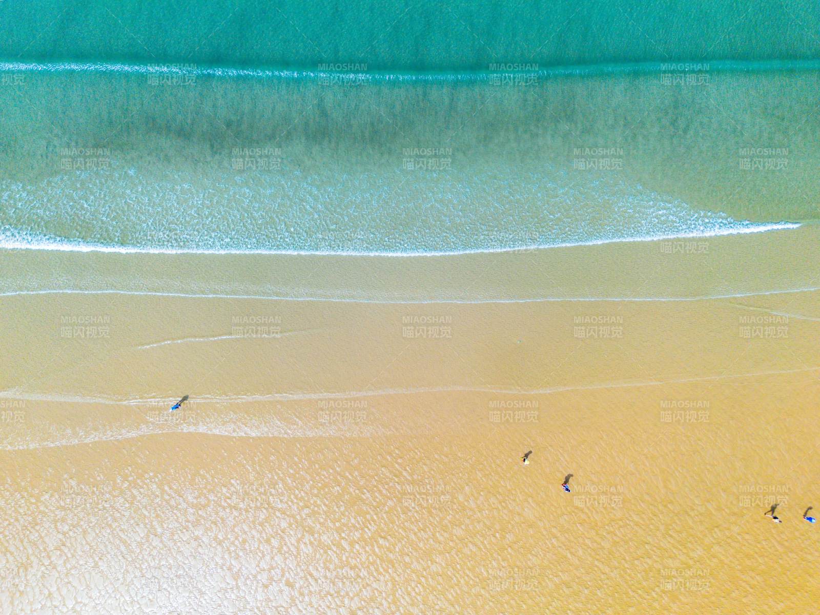海滩鸟瞰图图片