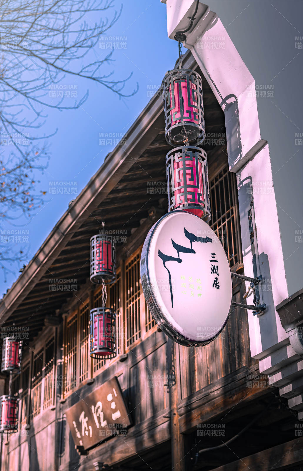 古风建筑与灯笼图片