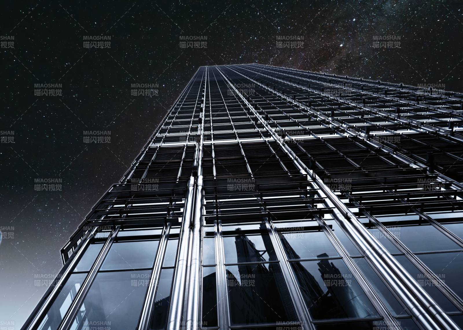 摩天大楼夜空图片