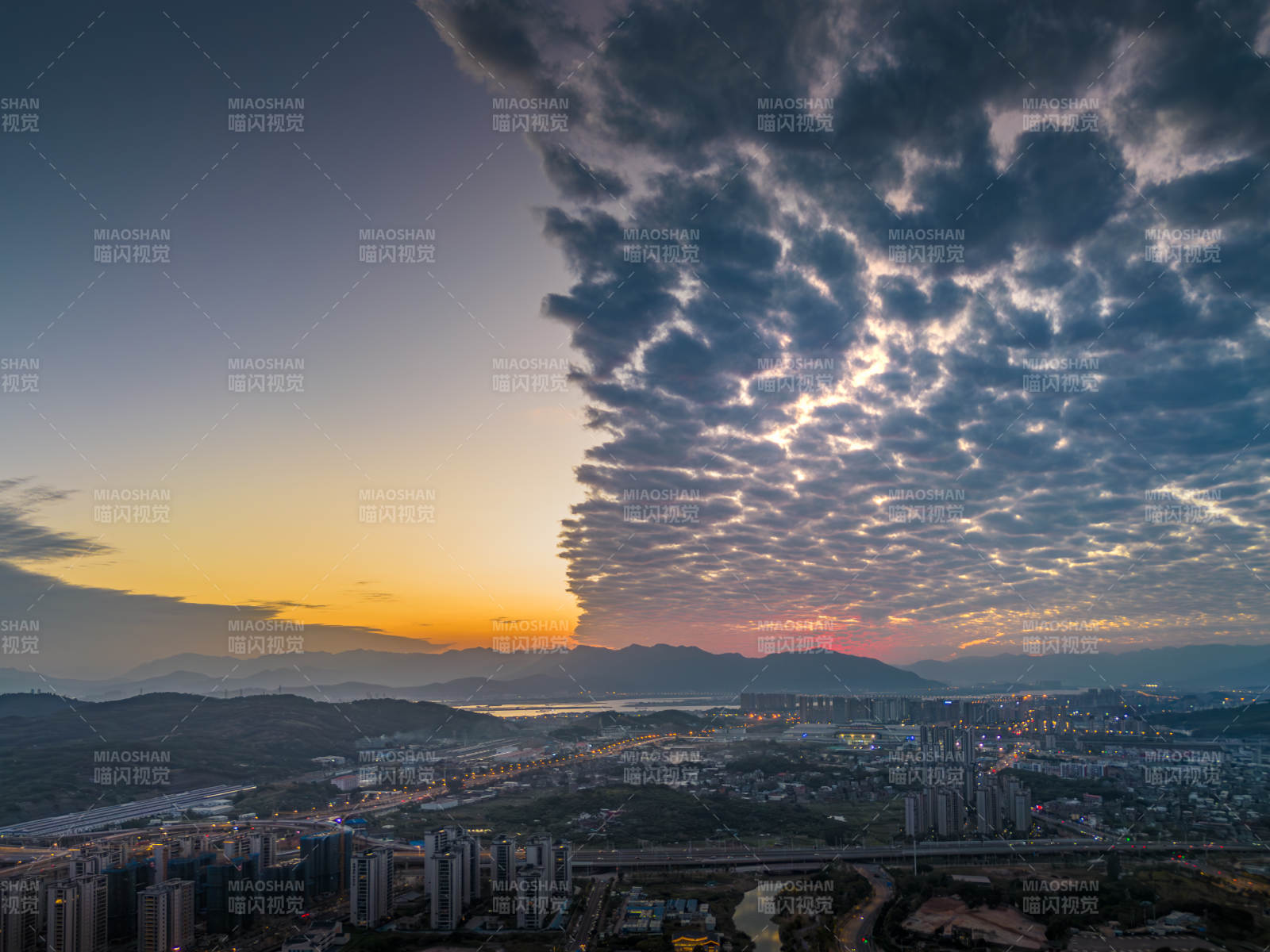 城市黄昏云景图片