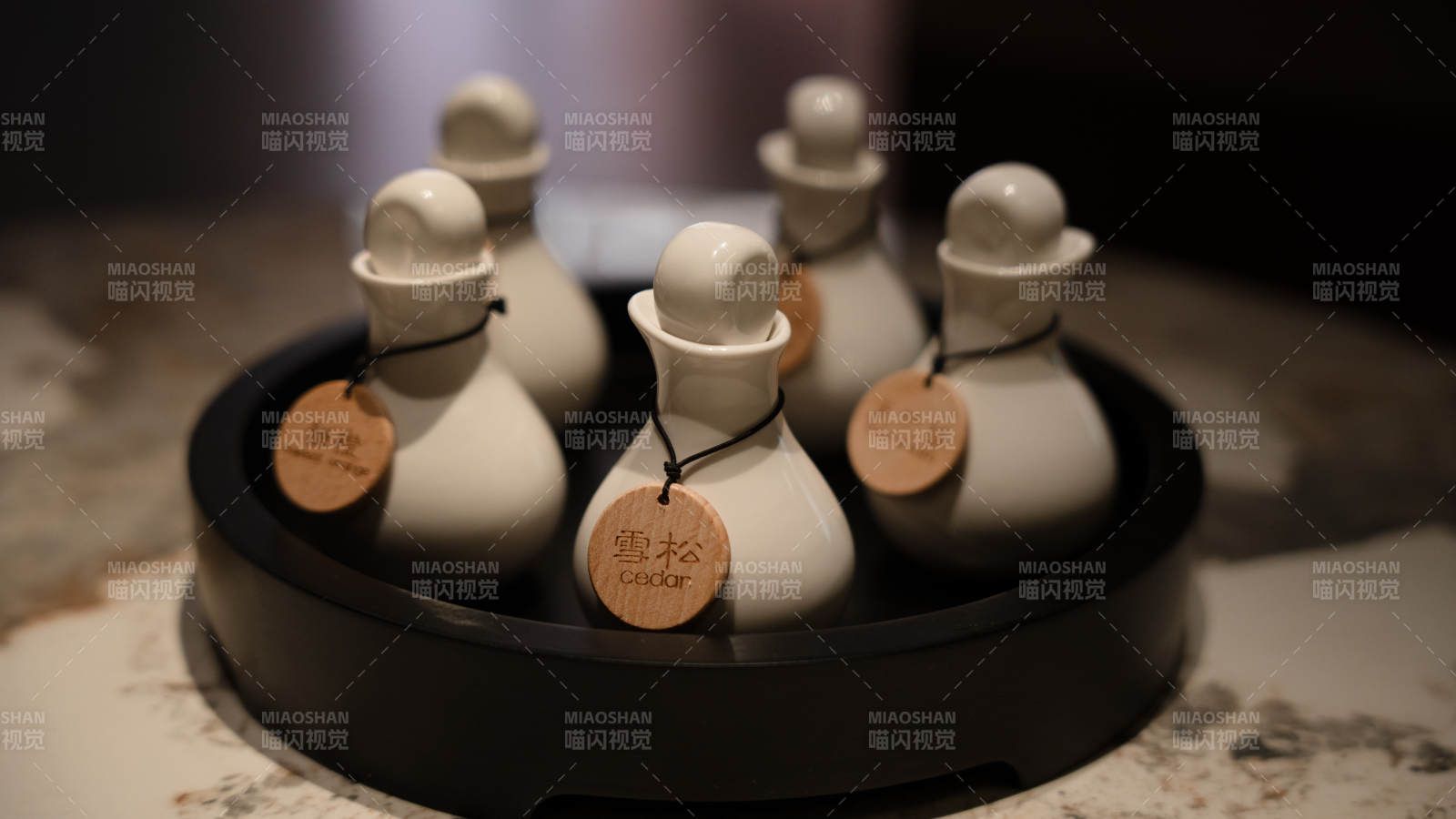 陶瓷瓶装调味品图片