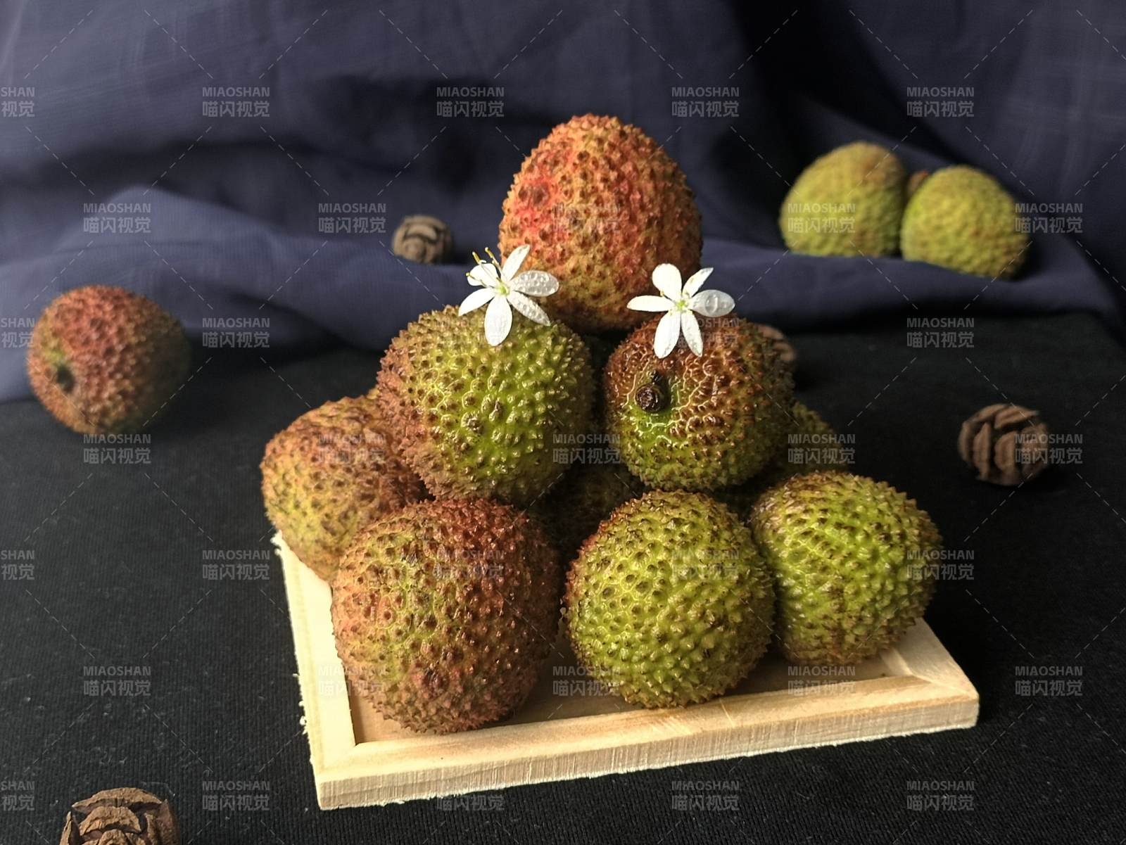 带刺的热带水果展示图片