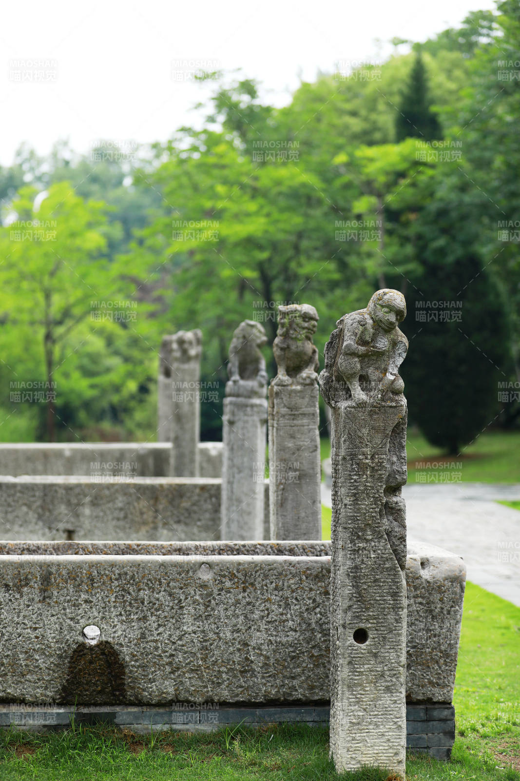 明代拴马桩和马槽图片