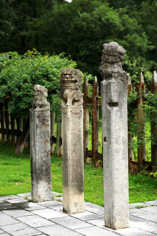 南京下马坊遗址公园的拴马桩图片