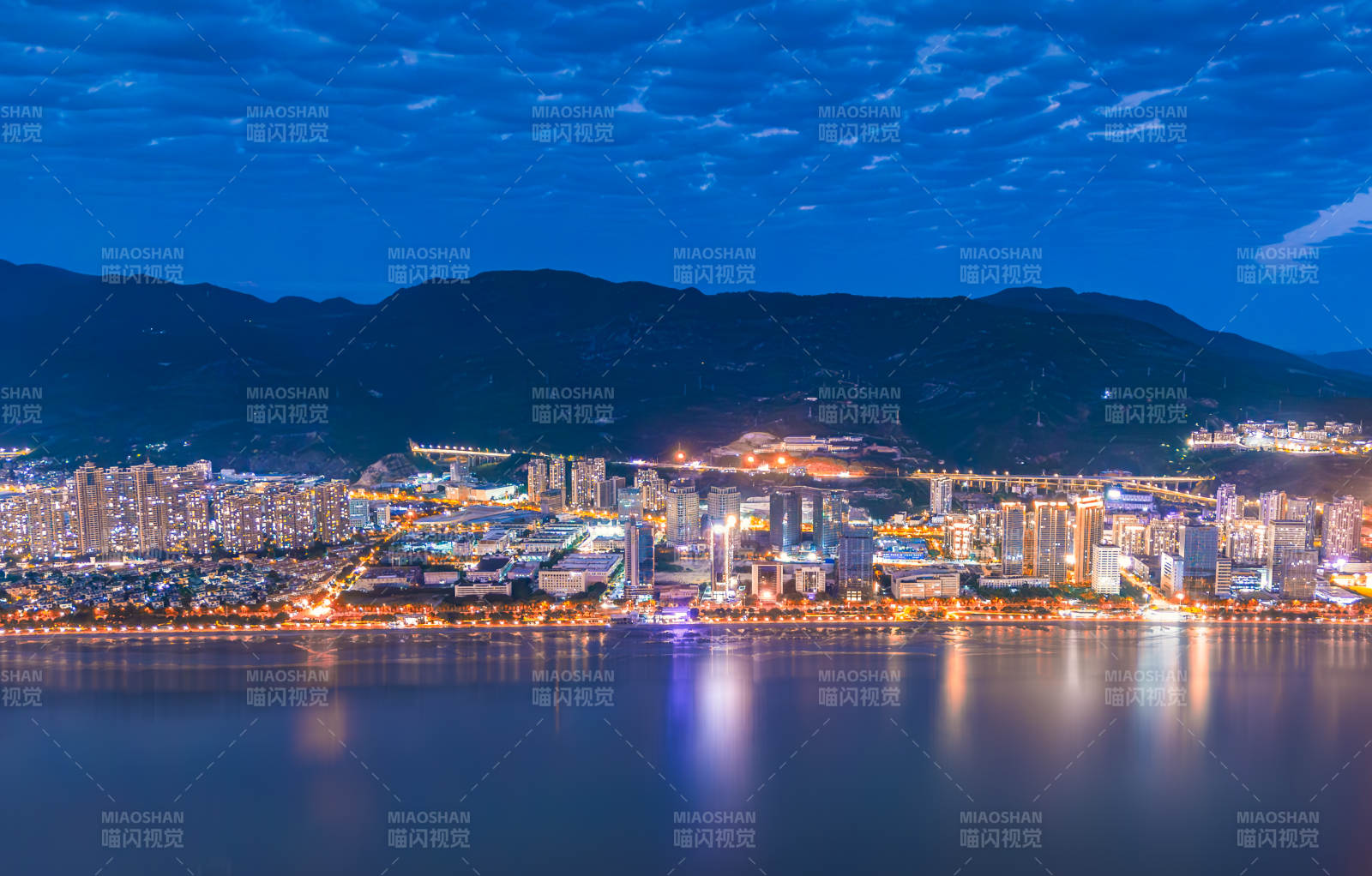 夜色下的福州三江口图片