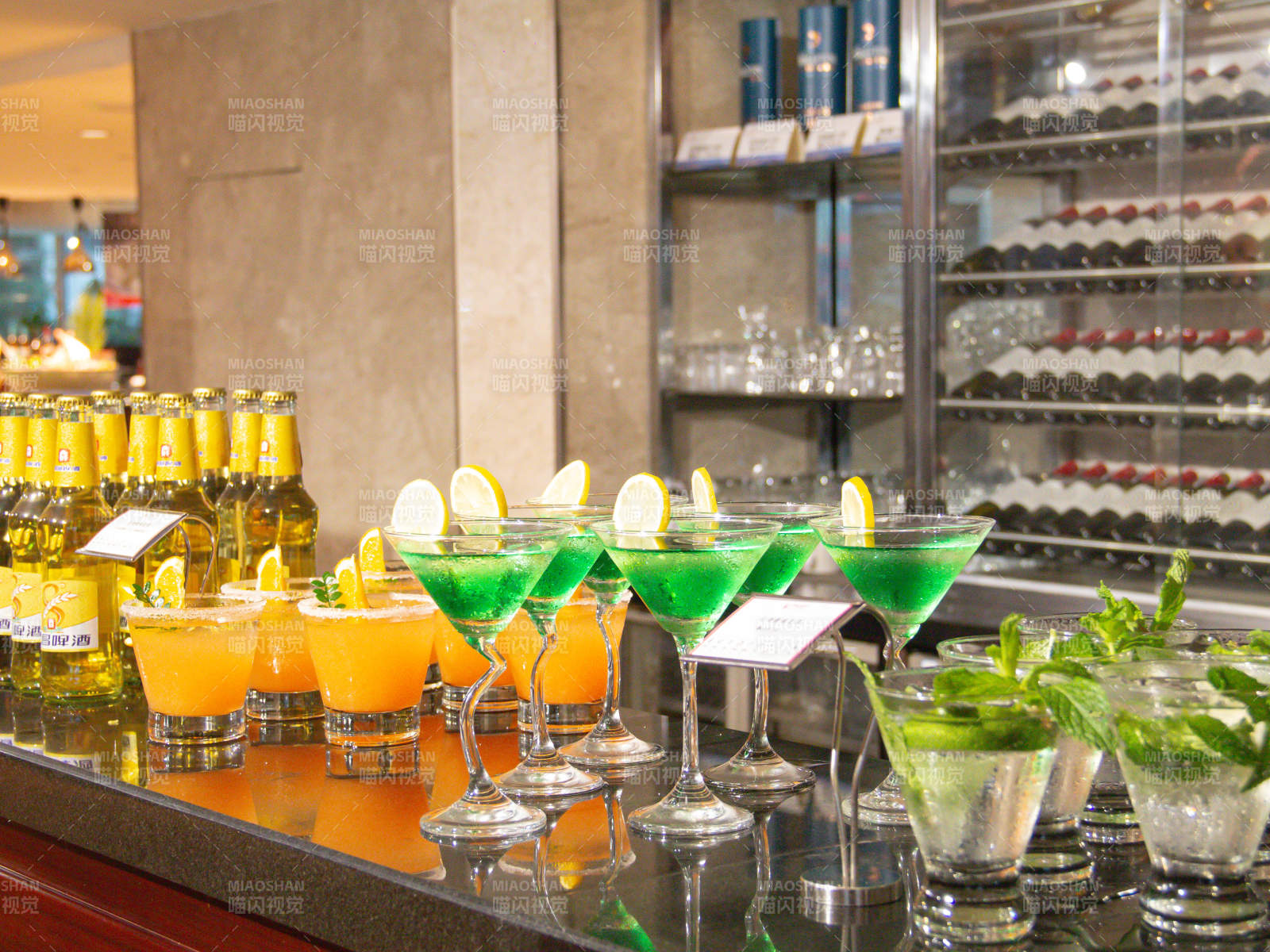 鸡尾酒会特写图片