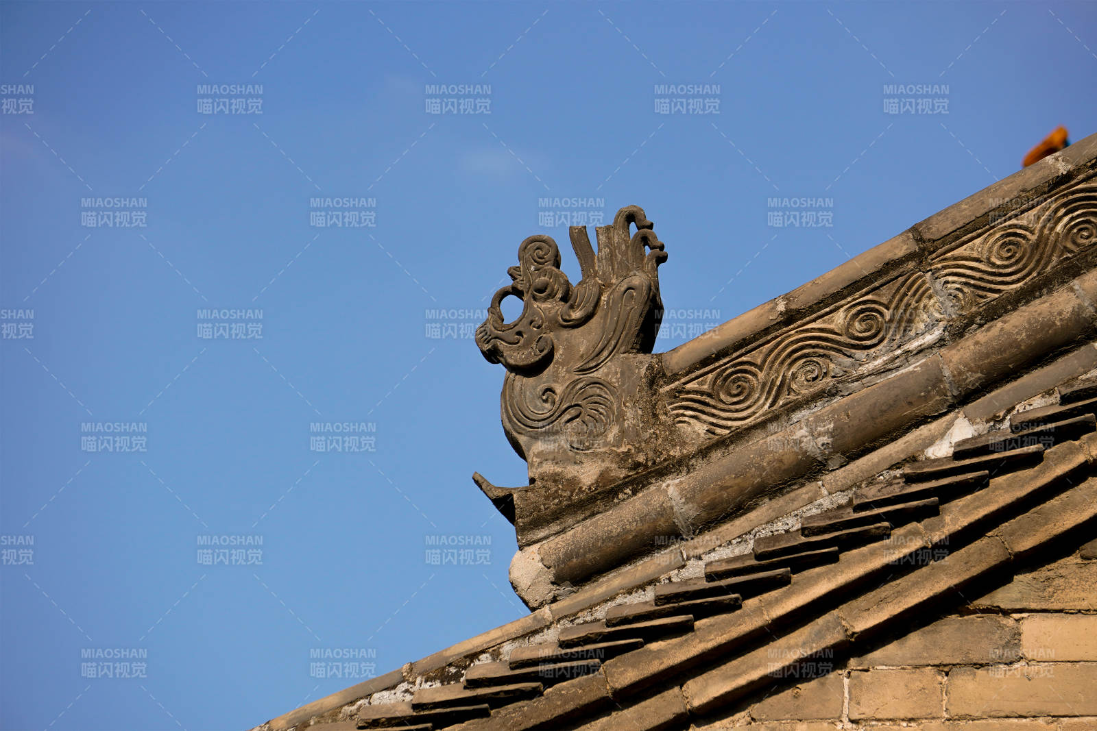 古建筑屋檐上的装饰物图片