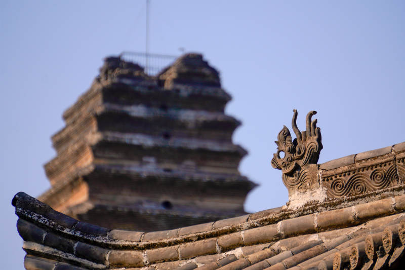 古塔与飞檐图片