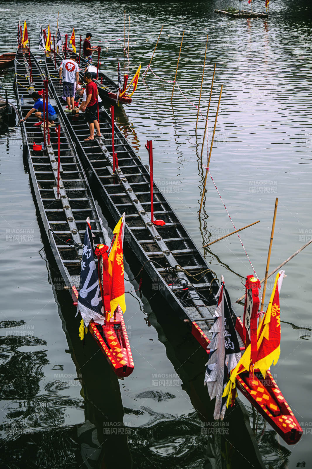 龙舟竞渡迎端午图片